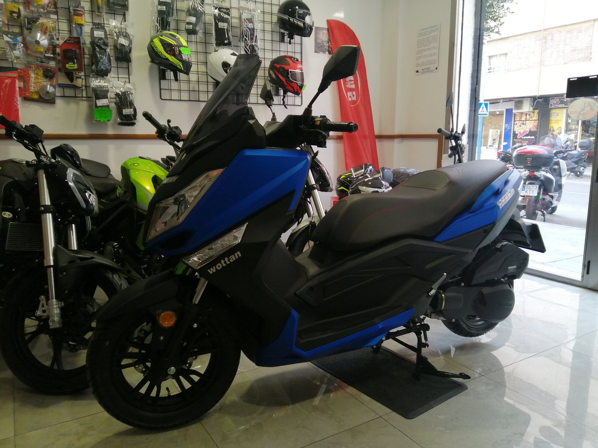 MotosEgea's tweet photo. El azul mate le sienta de vicio a esta nueva @WottanMotor Storm 125 que entregamos y que ya está rodando por #Almería 😍😍
¡¡Mil gracias a su nuevo dueño!! 👍 https://t.co/TyyvwqBrLF