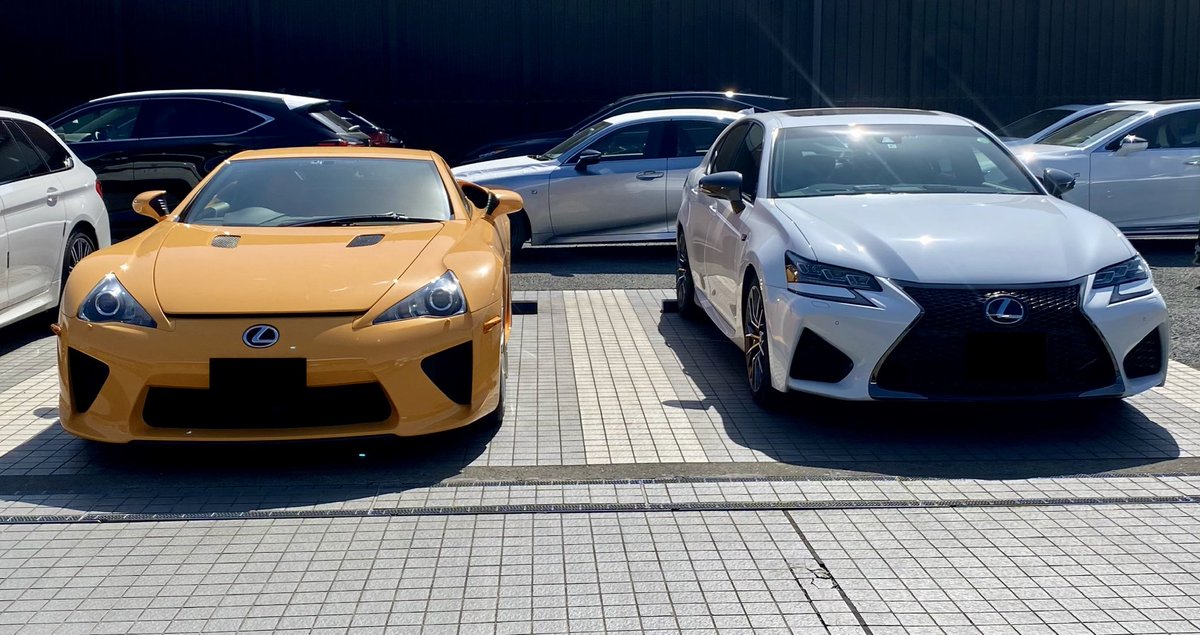 310tetsuya's tweet photo. GS F乗りがFの頂点 LFAに乗る🤩

#レクサス #LEXUS #GSF #LFA https://t.co/UY1PrYvdPv