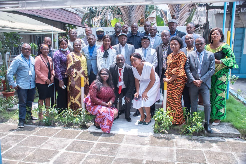 ApltpRdc tweet media