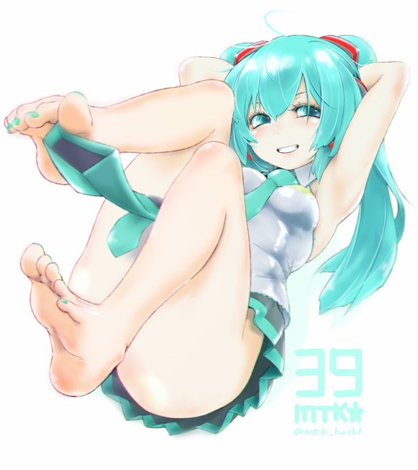 #ミクの日   
#ミクの日2021
初初音ミク。ギリギリセウト。
ネクタイ遊びはリスペクト。 