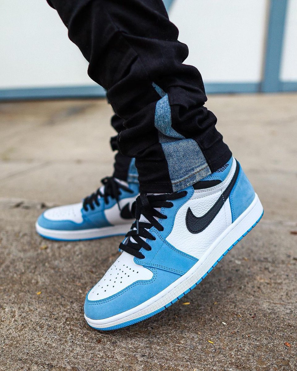 RepKicksRU's tweet photo. This Air Jordan 1 features a White leather upper with University Blue suede overlays and Black covering the Swooshes, ankle collar, and laces. A White midsole atop a Blue rubber outsole completes the design. https://t.co/XnMYfSECLZ