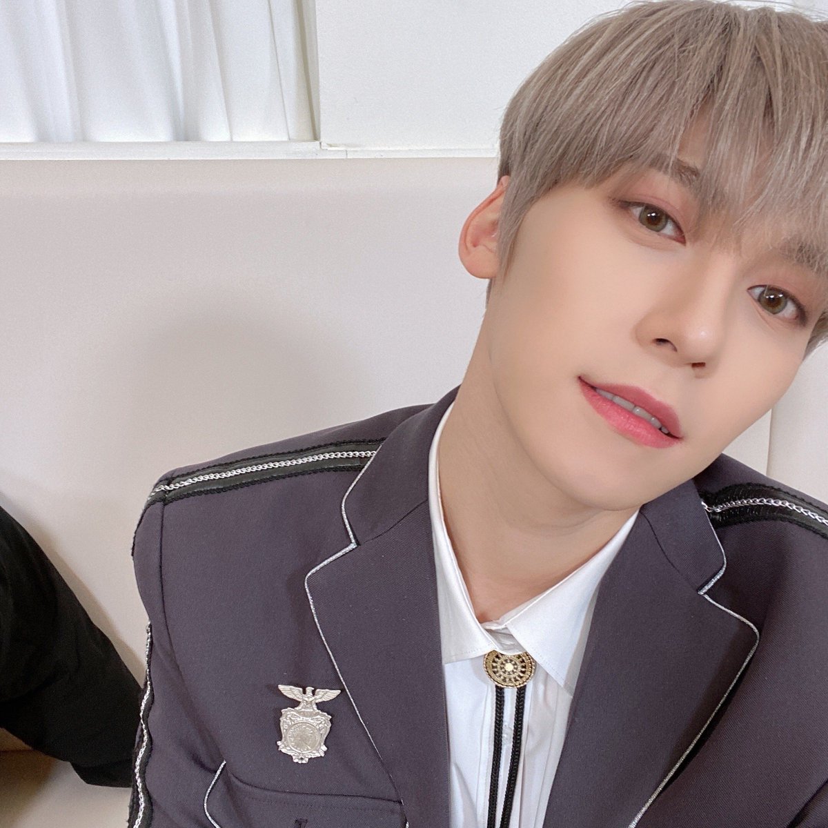 official_ONEUS's tweet photo. [#건희]
보고싶어 달님들🌙💗
오늘도 좋은 하루 보내요💙 https://t.co/8aRTRdkBoE