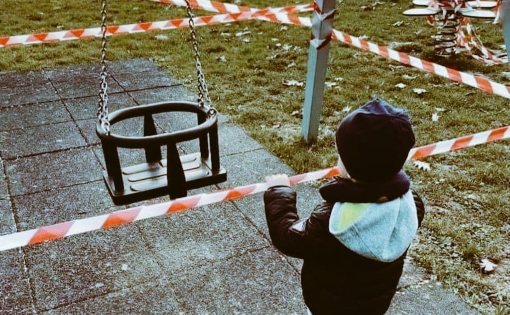 NON ESISTE PENA SUFFICIENTE
per punire la vostra crudeltà.
Pur di vendervi agli interessi di lobby, state rubando l'infanzia ai bimbi e la serenità a 60 milioni di innocenti.