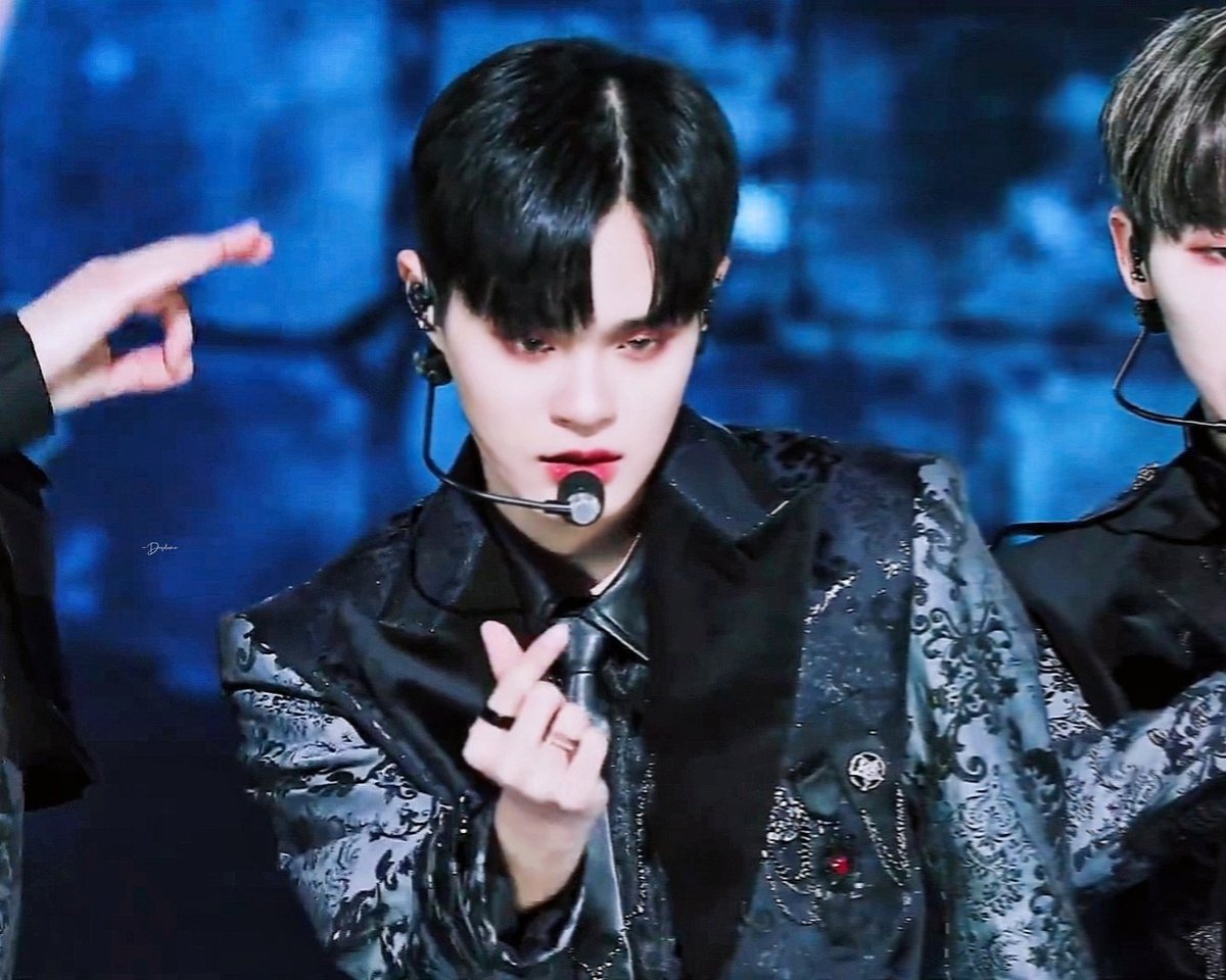 Desdemo0129's tweet photo. 🌹
#이대휘 #DAEHWI  #AB6IX 
#LEEDAEHWI #대휘 https://t.co/L42Zfs26Jd