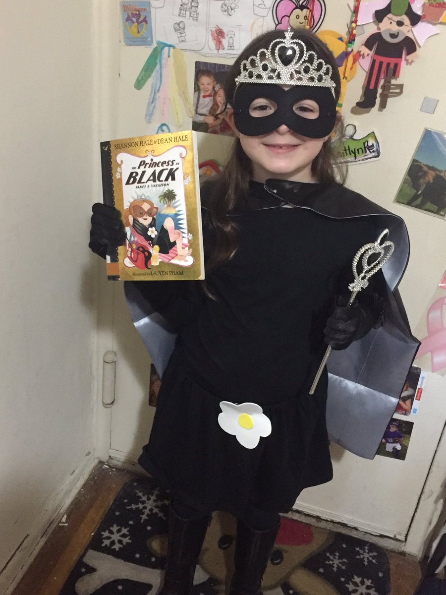 Favorite character day at school. #MeadowDriveReads <a href="/MeadowDrPTA/">MeadowDrivePTA</a> @MeadowDrMineola <a href="/mrs_dbrennan/">MrsBrennan</a>