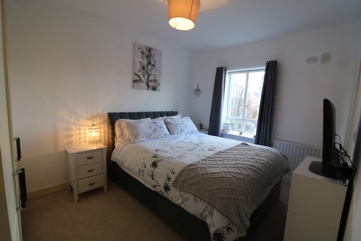 FrenchEstates2's tweet photo. New to market 40 Beech park Wood Leixlip Co Kildare
Beautifully maintained very large 2 Bed 2 bath apartment
c.935 sqft
Two double bedrooms
Wrap around balcony
First floor
BER B3
#LovinLeixlip #Leixlip #Apartment #FTB #FrenchEstates #LeixlipGAA #BeechPark #WFH #ExperienceMatters https://t.co/BX5XfN5D54
