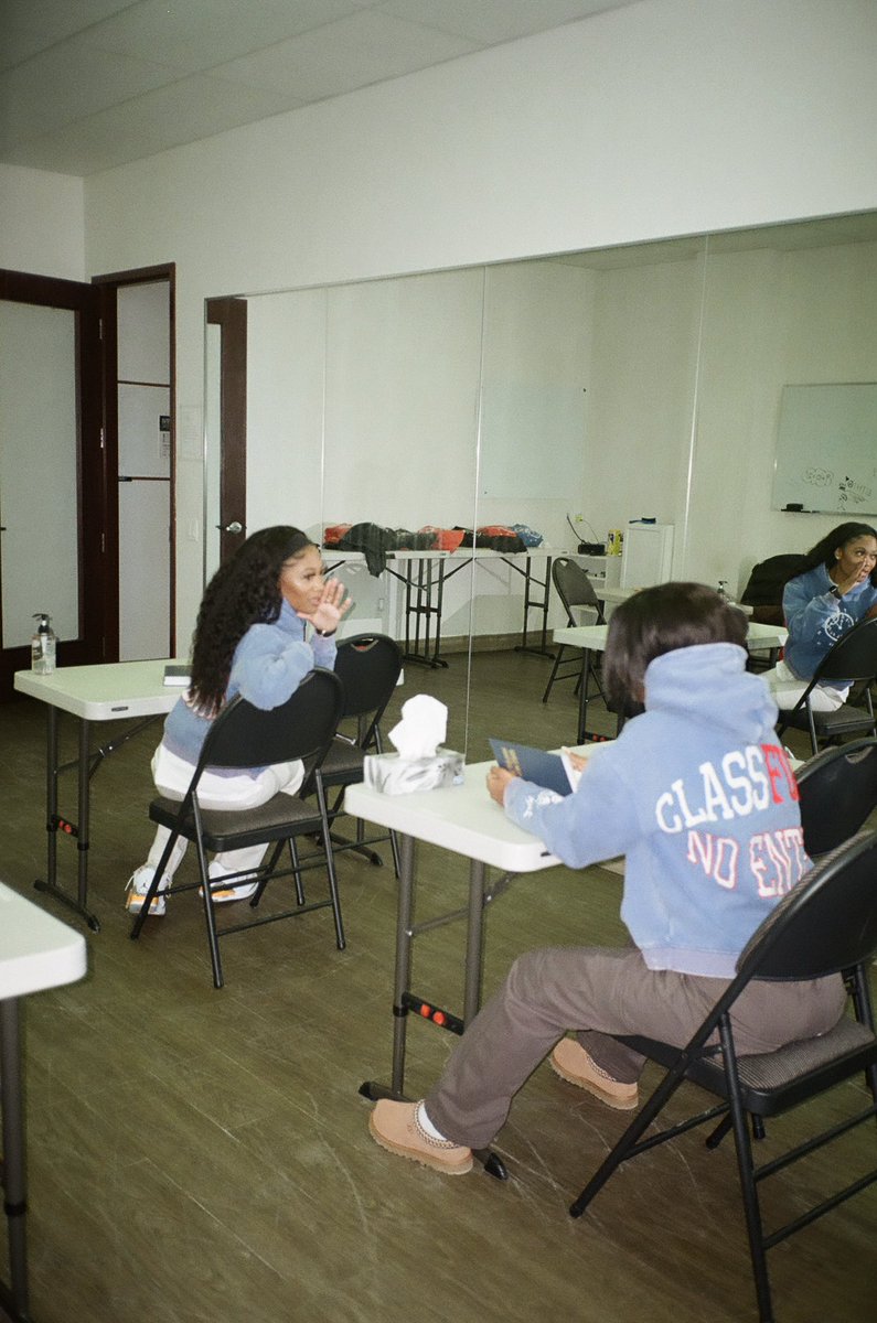 CLASSFULL1's tweet image. ORDER YOUR BACK TO SCHOOL GEAR NOW 🔵🚫 (link in bio)