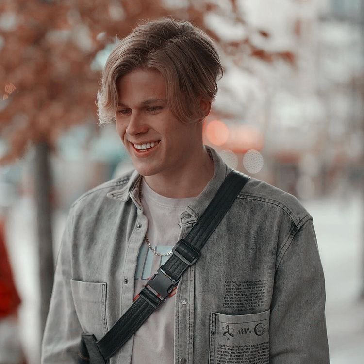 jatplovesyou's tweet image. hi besties &amp;lt;33 i hope you all have an amazing day:)) alex loves you :D💘