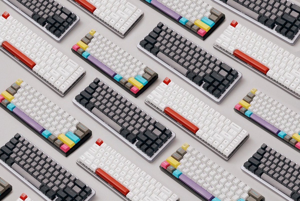 Just saw an instagram ad on ergonomic desks. The only thing on my mind was: "I wonder what keyboard is in this pic. It looks super cool" 😅

I think after joining #MechanicalKeyboard chat channel at work I got a bit obsessed with the #keebs 😅

#dev #deskSetup #random