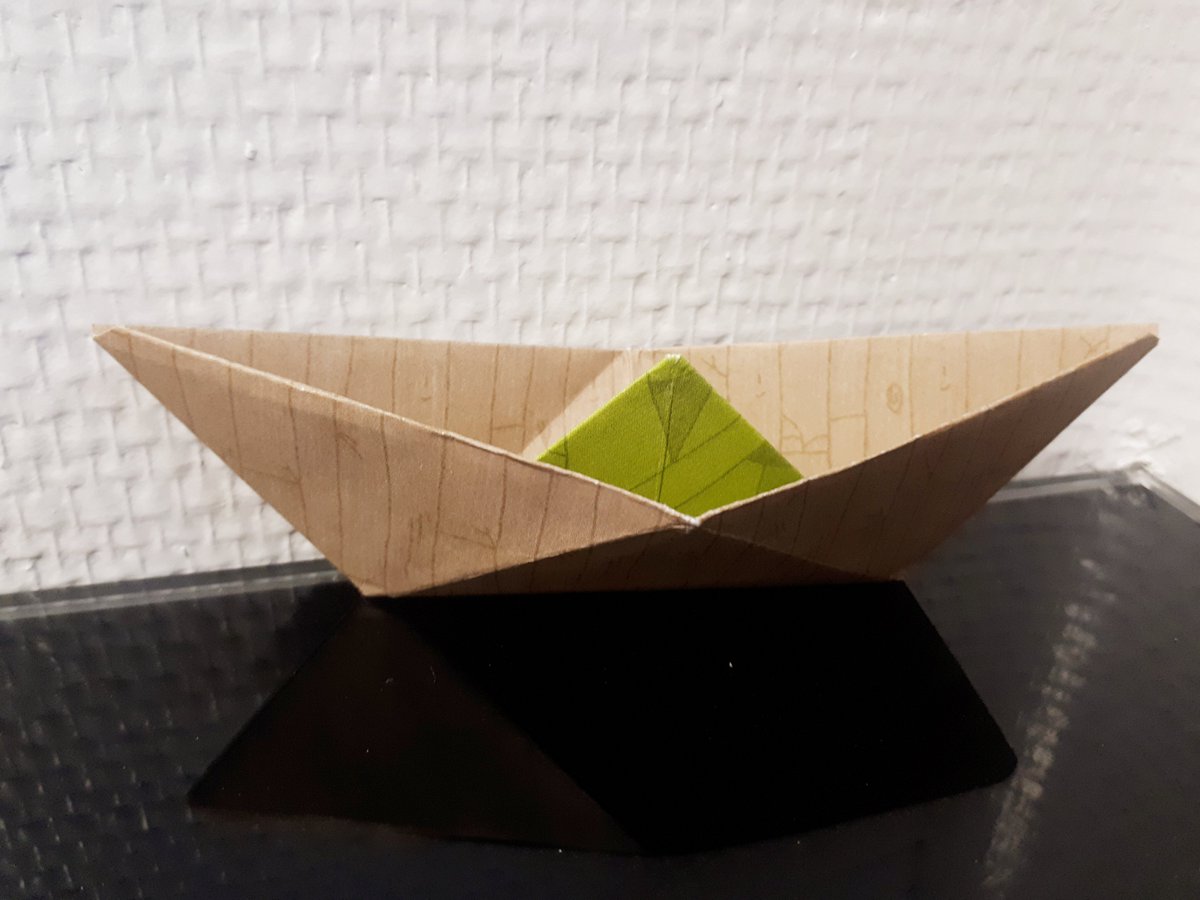 Mercredi, c’est le jour des enfants !
À cette occasion, voici une petite activité à réaliser en famille : un joli bateau en origami inspiré du film d'animation "Willy et les gardiens du lac" !
Imprimez, pliez, et le tour est joué !