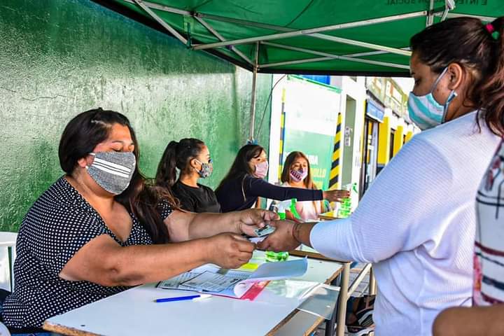 MerloNoti's tweet image. ENTREGA DE TARJETAS DEL PROGRAMA MÁS VIDA.

En el día de ayer se convocó a un grupo de beneficiarias del #ProgramaMásVida que cumplen con los nuevos requisitos, las cuáles habían realizado el trámite con anterioridad y habían sido adjudicadas. #Merlo

m.facebook.com/story.php?stor…