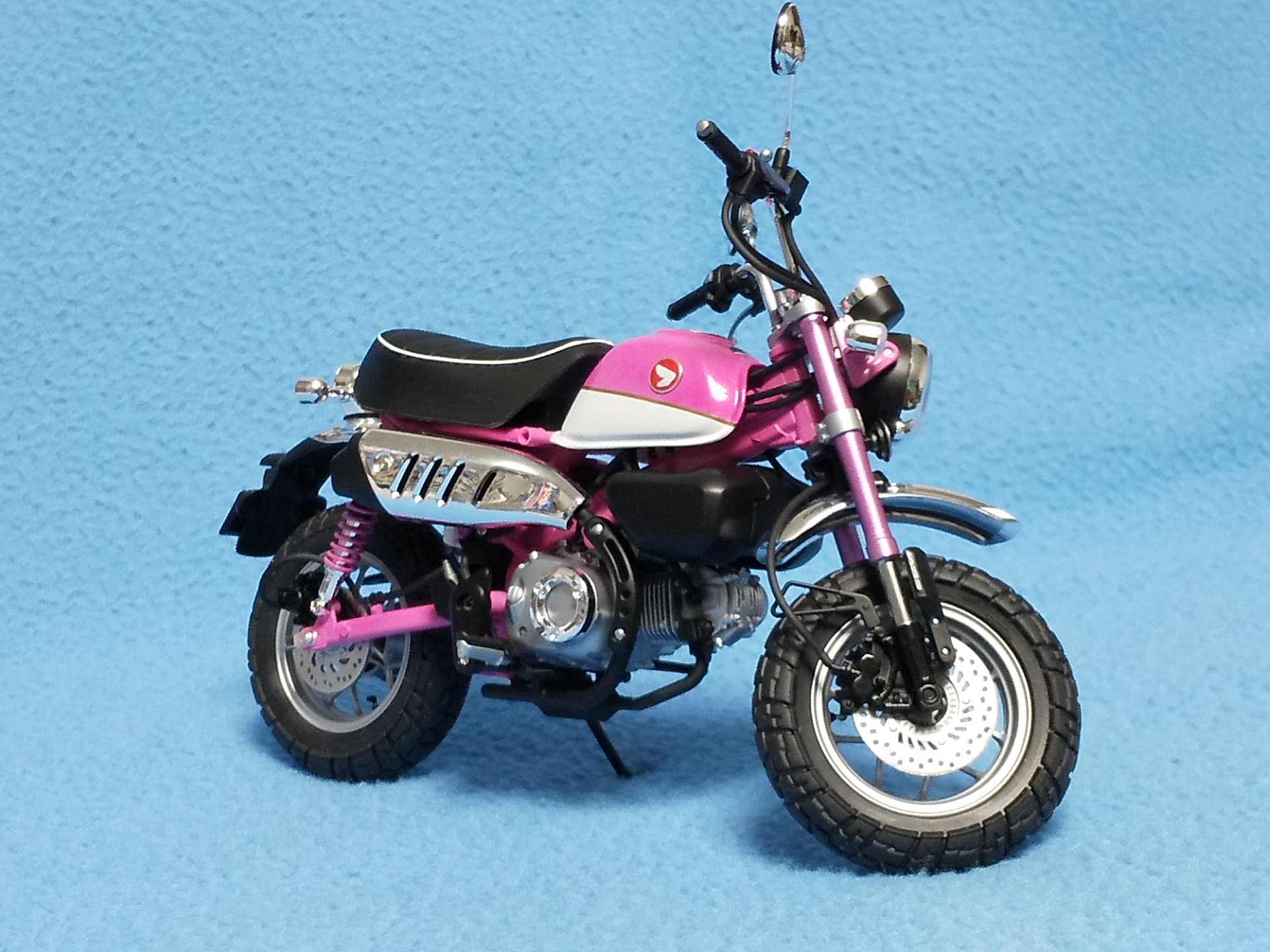 Twitter 上的 Okapy1227 ホンダモンキー125完成 カラーリングはスーパーカブ110 天気の子 風にしてみました やっぱりタミヤのプラモはイイ 自分の模型作りがうまくなったような錯覚をさせてくれる タミヤ T Co 619f9qi58f Twitter