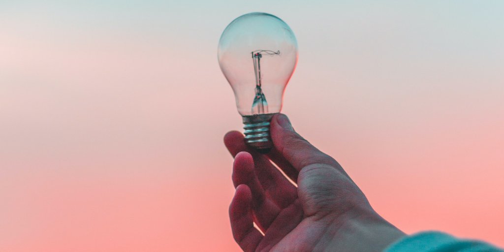 CMITfr's tweet photo. « Le #marketing devra réaliser un grand écart entre deux éléments qui semblent antinomiques : la #technologie et l’#humain » @sandrinea et @Benguigui_David exposent leurs visions du marketing B2B dans @Strategies
https://t.co/yCOItKBrgC #CMIT https://t.co/Gx3bMHTGF5