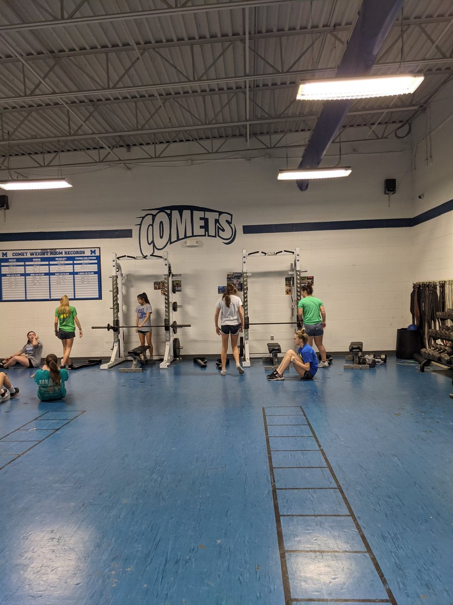 mhs_power's tweet photo. 20 girls came out to get stronger this morning! That's what it's all about, no excuses!! #iamaladycomet #cometstrong #cometwill https://t.co/8C7LcbktTi