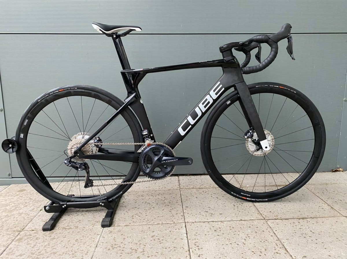 cookstowncycles's tweet photo. Cube Litening C:68 X Pro
Top of the line race geometry frameset with fully integrated cabling
Shimano Ultegra Di2 8070 groupset
Newman Evolution wheelset - Schwalbe Tubeless Tyres 
In stock in 52 &amp; 54 cms 
RRP @ £4699  
Our pricing @£4099
@cube_bikes https://t.co/O6SP0PpoXi