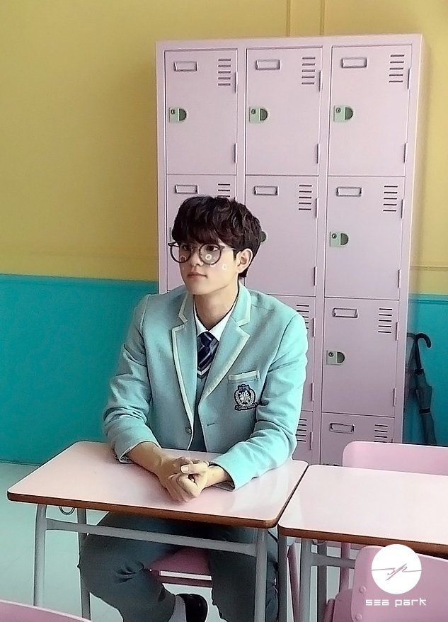 SEAPARKofficial's tweet photo. 두번째 멤버 에너지 만렙 김건!
 'Dolphin(오마이걸)' cover
Behind cut 공개 - 2🙈🙉
#SEAPARK #온택트아이돌 #ONTACT_IDOL #KPOP #오마이걸 #돌핀 #dolphin #COVER #김건 #언더나인틴 https://t.co/MvvGraT5ZN