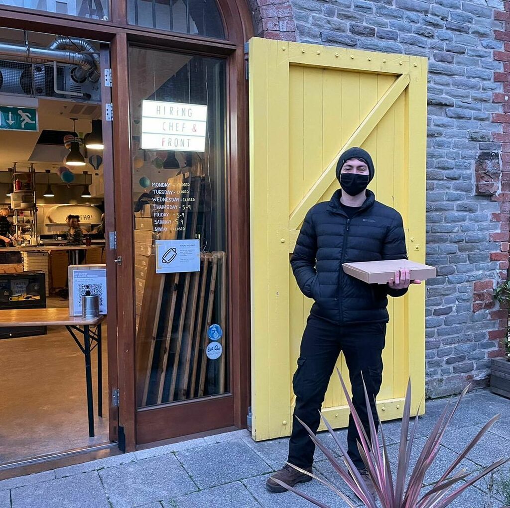 Graham (@berthaspizza) on Twitter photo Ninja in the kitchen, ninja out the kitchen <a href="/chefcalledmark/">Mark Chapman</a>, thoroughly nice bloke & a pleasure to work with on our latest @gambastapasbar x @faresharesouthwest collab. Last week to try our ๐ค pil pil - donโt miss out!
Thurs-Sat phone orders from 3pm
#yourtreatmakestheirweek Ninja in the kitchen, ninja out the kitchen <a href="/chefcalledmark/">Mark Chapman</a>, thoroughly nice bloke & a pleasure to work with on our latest @gambastapasbar x @faresharesouthwest collab. Last week to try our ๐ค pil pil - donโt miss out!
Thurs-Sat phone orders from 3pm
#yourtreatmakestheirweek