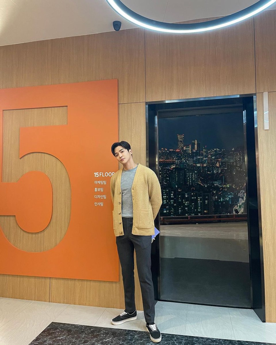 krwo_on87's tweet photo. 210310ewsbdi많이 배웠고 또 많이 느끼고
잊지 않고 싶은 촬영기간
만들어주신 감독님 작가님
스텝분들 그리고 동료 배우분들
너무나 감사합니다
사랑이라는 단어의 무게를
조금이나마 알게 해준 현승이에게도
너무나 감사합니다
현승이를 많이 좋아해주시고
현승이의 사랑을 응원해 주셔서 감사합니다 https://t.co/zuQFdDBG0x
