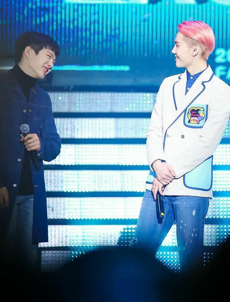 jung__ina's tweet photo. Changsub &amp; his fav dongsaeng🥺💙
#Ilsub https://t.co/5i8bnsokUK