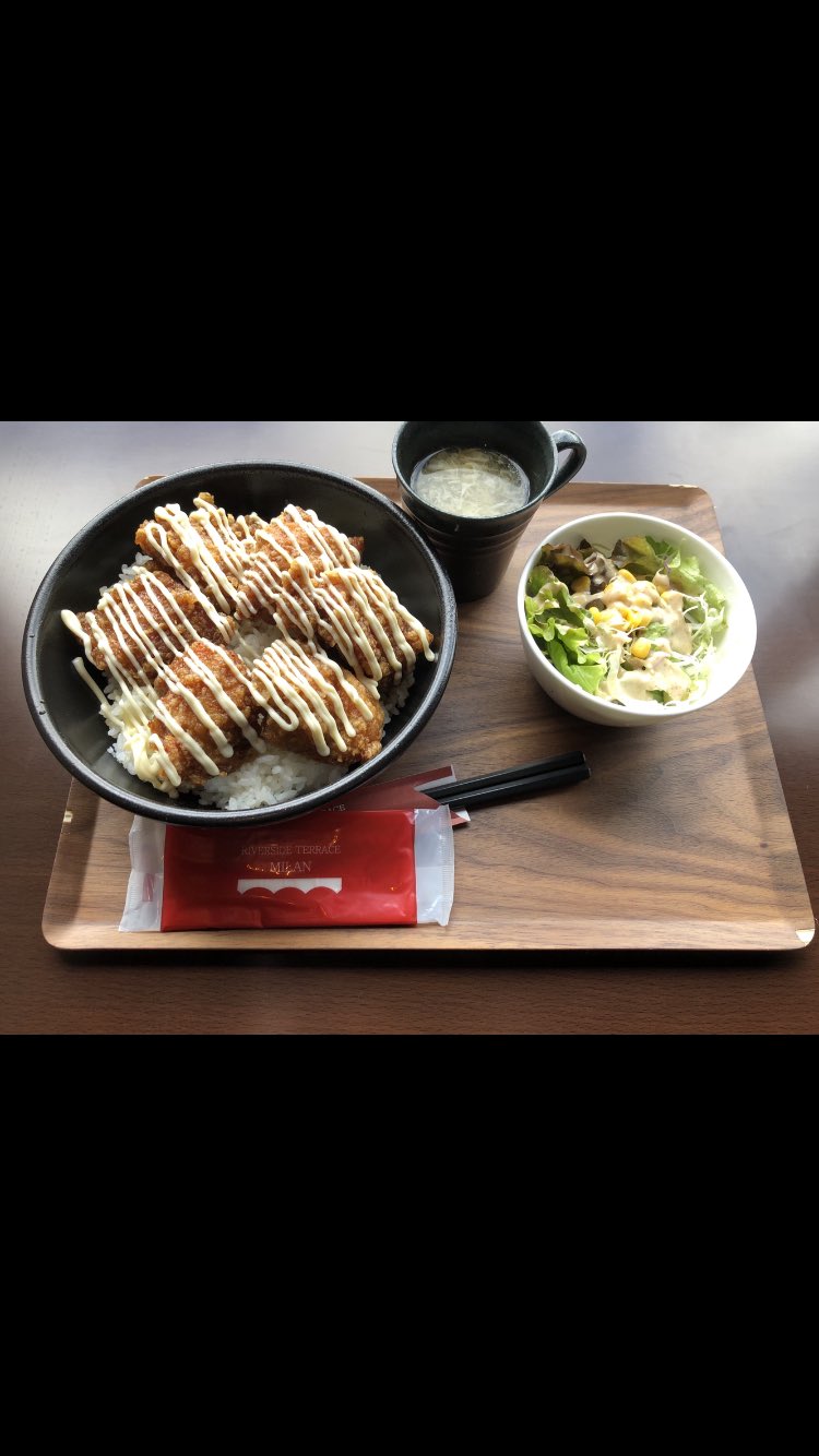 ワルルケ Sports Cafe Milan 新潟市中央区八千代 万代 からマヨ丼 特盛 新潟 市に行ったときはほぼ毎回行ってるミランさん からあげがめちゃくちゃ柔らかくホントに美味しいのでおすすめです 味もチーズトマトやお好みソースなど色々豊富です