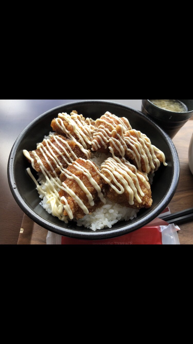 ワルルケ Sports Cafe Milan 新潟市中央区八千代 万代 からマヨ丼 特盛 新潟 市に行ったときはほぼ毎回行ってるミランさん からあげがめちゃくちゃ柔らかくホントに美味しいのでおすすめです 味もチーズトマトやお好みソースなど色々豊富です