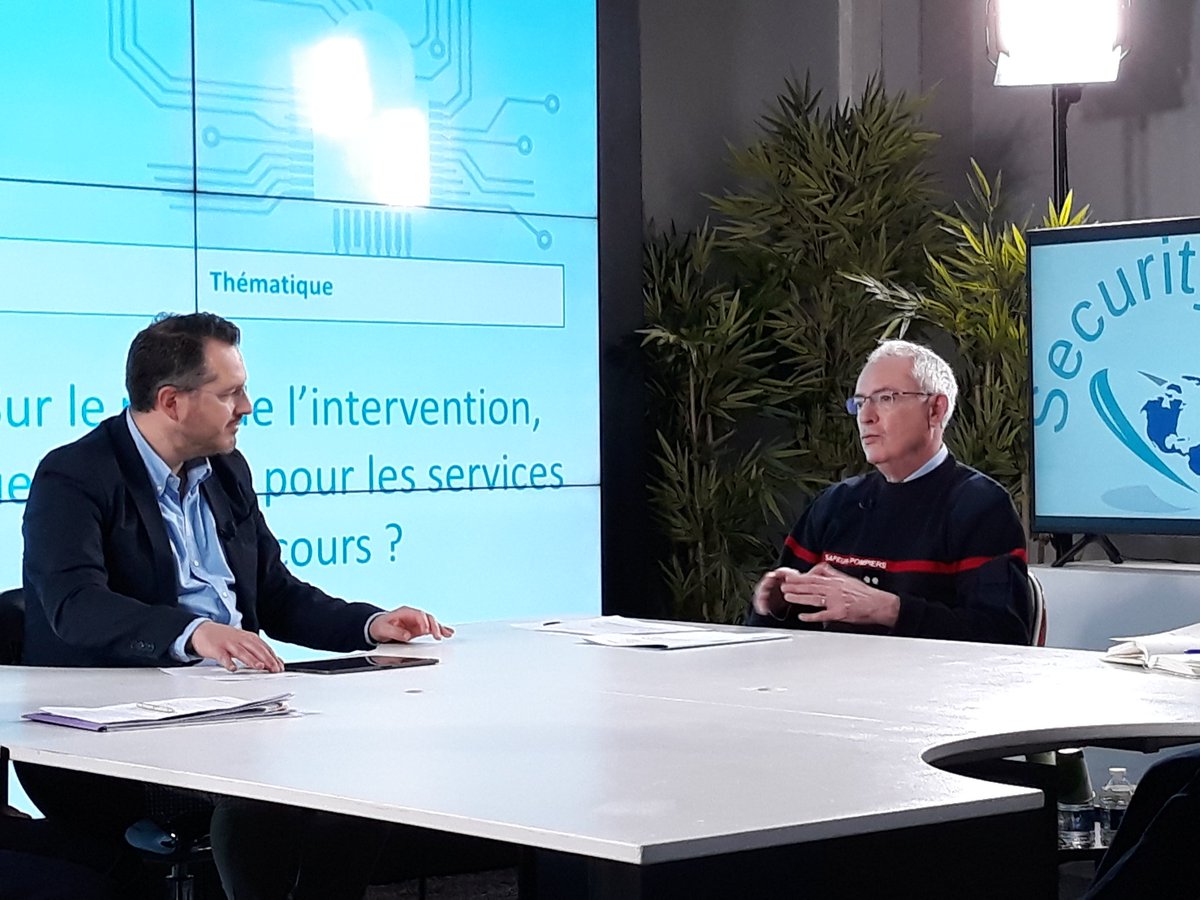 SDIS62's tweet photo. #SecurityLive. Ce matin le Cgl @RIGAUDphil DDSIS du #Sdis62 participait en partenariat avec l' #Ifrasec et la #FFMI à un débat sur les problématiques des risques industriels et les impacts pour les #Sdis. #Lubrizol @PompiersFR https://t.co/497Dxtxp8d