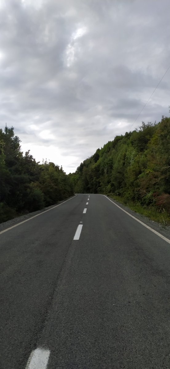 #VialidadMOP: 23 km de ruta asfaltada entre las localidades de #Buill y #Poyo, inauguramos junto a @Int_LosLagos y <a href="/munichaiten/">Municipalidad de Chaitén</a>. Este camino fortalecerá  la conectividad terrestre, potenciará el turismo y el desarrollo productivo.

#MejoresObrasPúblicas