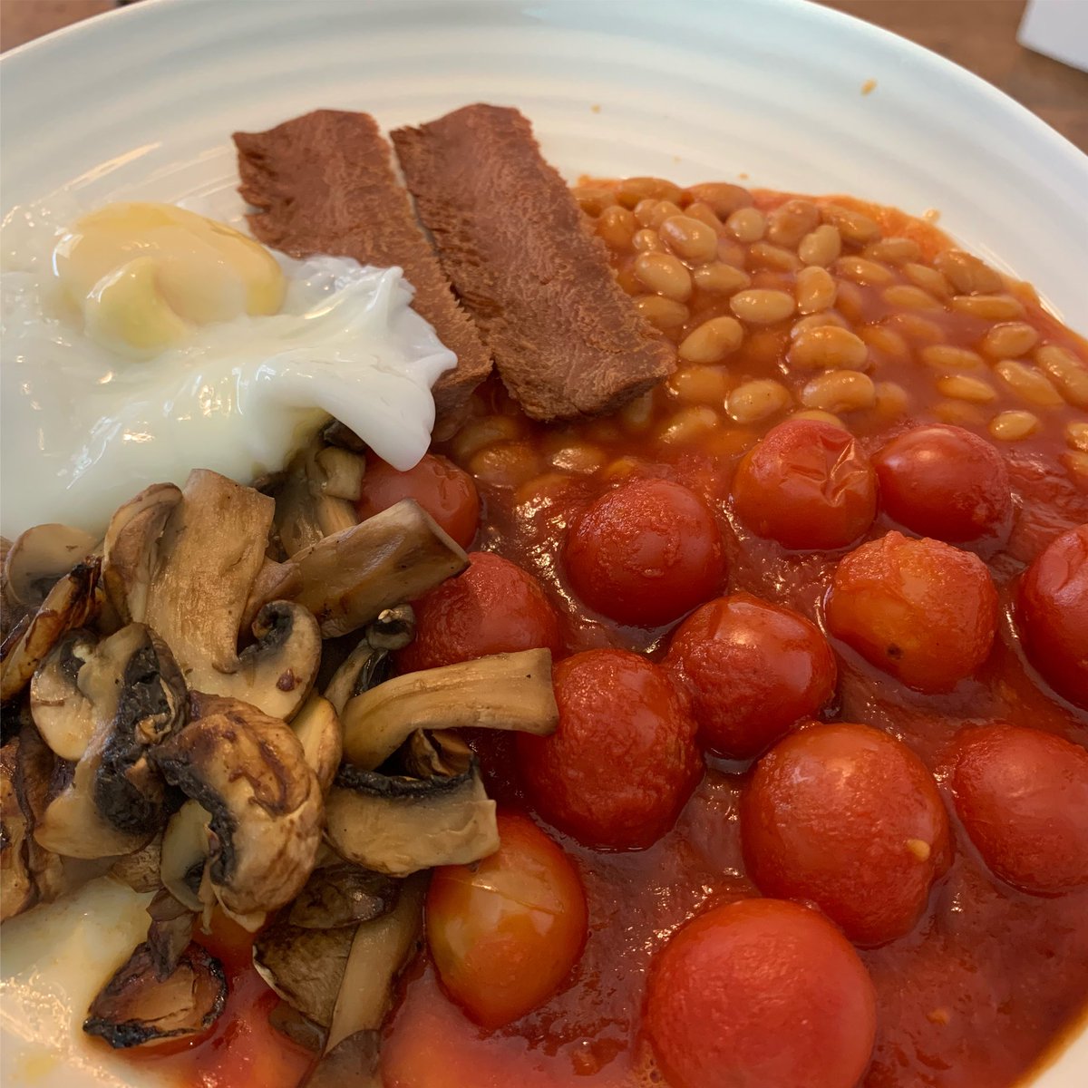 RiallyGoodGrub's tweet image. In a very long and boring meeting so glad I had a good breakfast before it started! Keeping me going till lunch! 😁 

#fryup #slimmingworld #breakfast #Heswall #Wirral