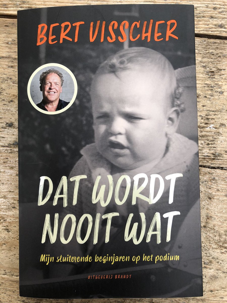Visschernieuws's tweet image. Tralala. Het is er. Vanaf vandaag in de boekenwinkel!  Feest op papier. 🎶🎶
