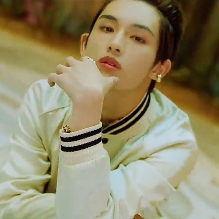 WINWIN'S Cut from Kick Back

— a thread ♡