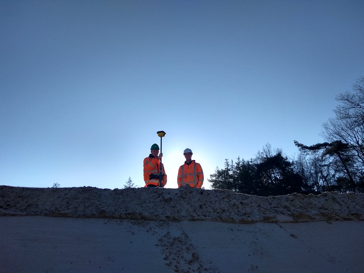 SOMACollege's tweet photo. Derdejaars Landmeetkunde studenten voeren DTM metingen uit. Depots en tracés worden ingemeten. Op de computer worden de metingen verwerkt en de volumes bepaald. Word ook Landmeter! https://t.co/RaMBBubdu8
#DTM #Civil3D #GPS #BinnenBuiten #infra #coördinaten #meten #Landmeter https://t.co/ASLFsn9NYy