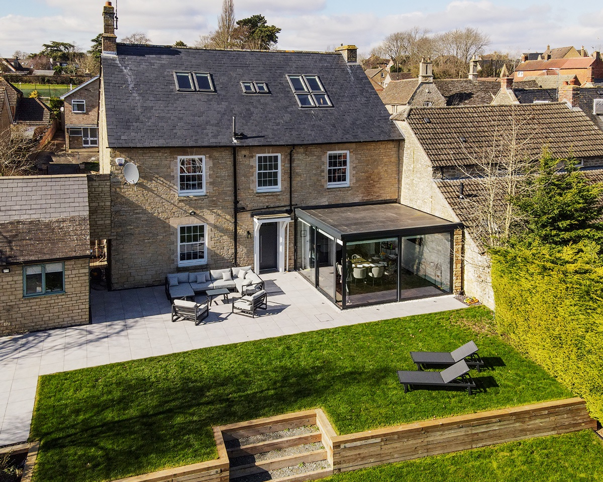 Thrapston Aerial Property Photography &amp; Drone Videography nervedesign.co.uk/thrapston-aeri…