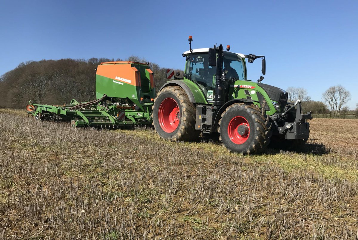 Good to have a play with the Cayena #Amazone tine drill straight into the stubble, even bean depth 👍 #regenagric #directdrilling #experimenting <a href="/CrawfordsMach/">Crawfords</a>