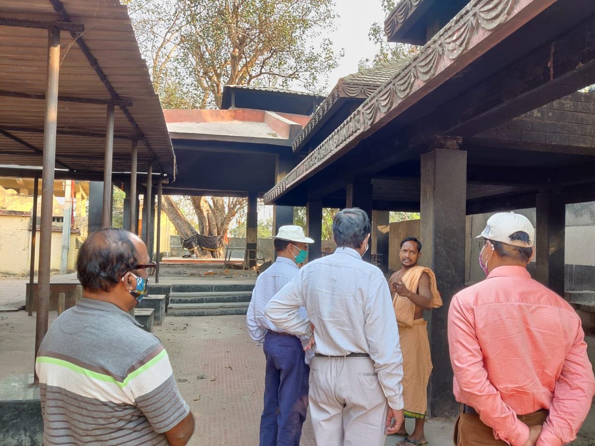 OBCC_Odisha's tweet photo. Shri. JK Das, MD, @OBCC_Odisha along with other officials inspected & reviewed the work in progress for #CuttackNetajiBusTerminal (CNBT). A discussion was also held with the priest of Smasana Kali, Khannagar regarding the crematorium storage & other temple facility requirements. https://t.co/ZlpWajklWt
