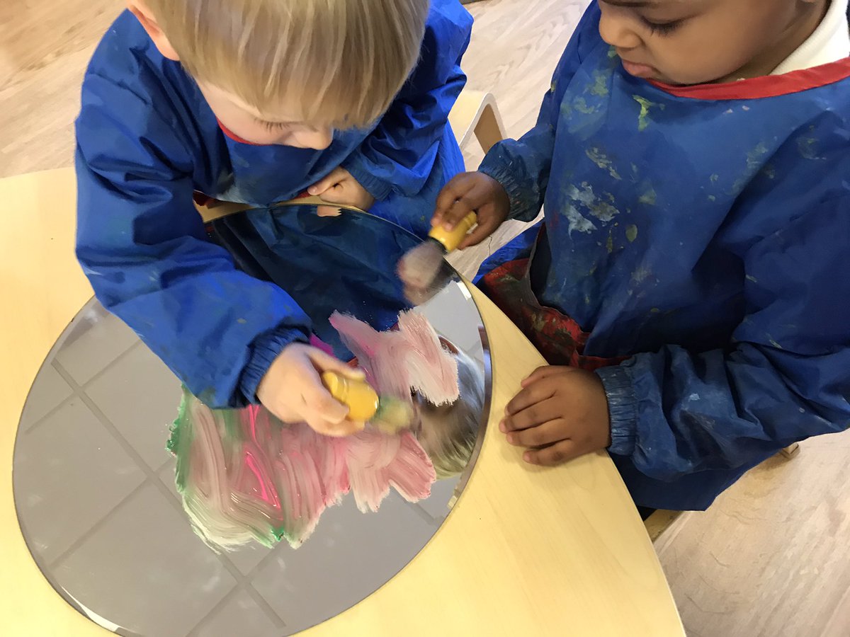 Mrs Fletcher Wayfield Primary School 2 Year Olds tweet media
