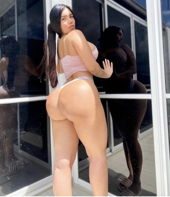 Hi daddy https://t.co/8kmiuLOWZa https://t.co/1RWaEbRxoK