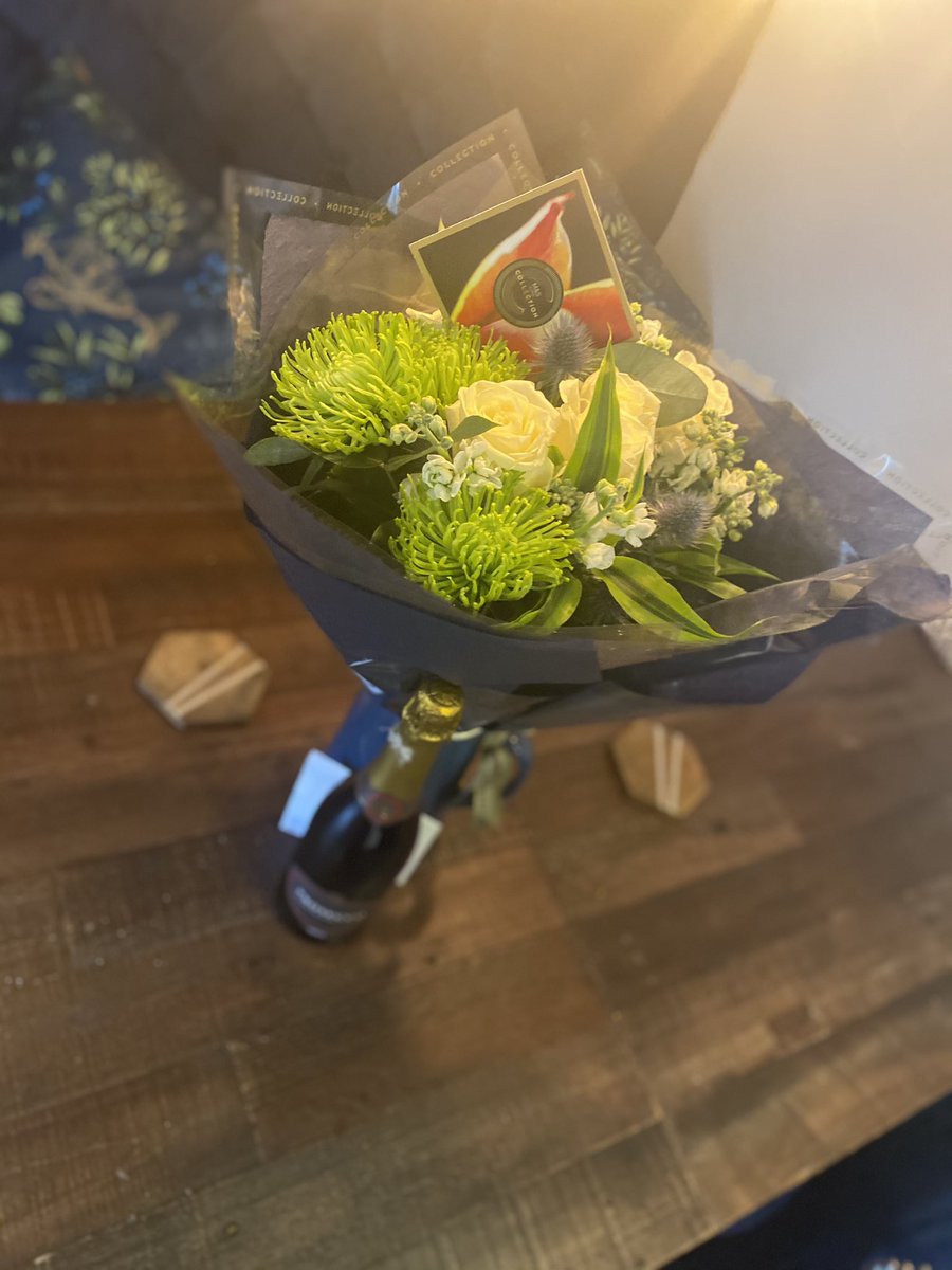 AcademicsY's tweet photo. Been a crazy busy week with schools getting ready to fully open back up! But what a lovely surprise to receive these beautiful 💐 and🍾 from a Client Nursery we support in Doncaster. https://t.co/jFMm8PuYVk
