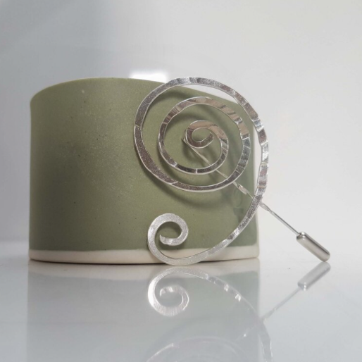 susannahbrookes's tweet photo. 'Apostrophe pin'

A recycled silver pin inspired by the beautifully useful apostrophe.  The perfect gift for a grammar lover!

#ecosilver #sustainable #jewellery #punctuation #grammar 

https://t.co/KXnFIabL5P https://t.co/L4npGfMNIO