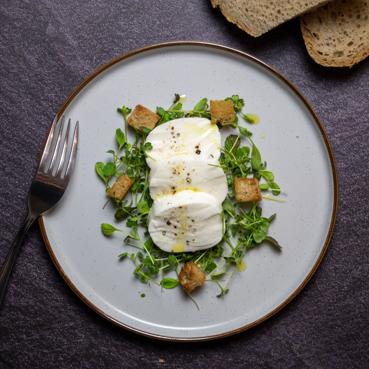 Cheese, please - Mozzarella, rocket and mizuna!

#food #health #wellness #recipes #ingredients #london #shoplocal #verticalfarming #sustainability