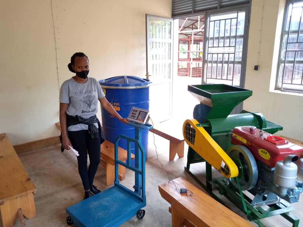 RDO_Rwanda's tweet photo. @RDO_Rwanda mumushinga wa #hingaweze yatanze ibikoresho byogufata neza umusaruro muri @GatsiboDistrict mumirenge 7 muma koperative 7 ariyo #KOAIGA Imitoma #KOAIRUGANZA #Abagandukira bikorwa #COTURWA #KUABIMU #KOAM Nyabikiri & #COOPCUMA https://t.co/J9zNpsRBzg