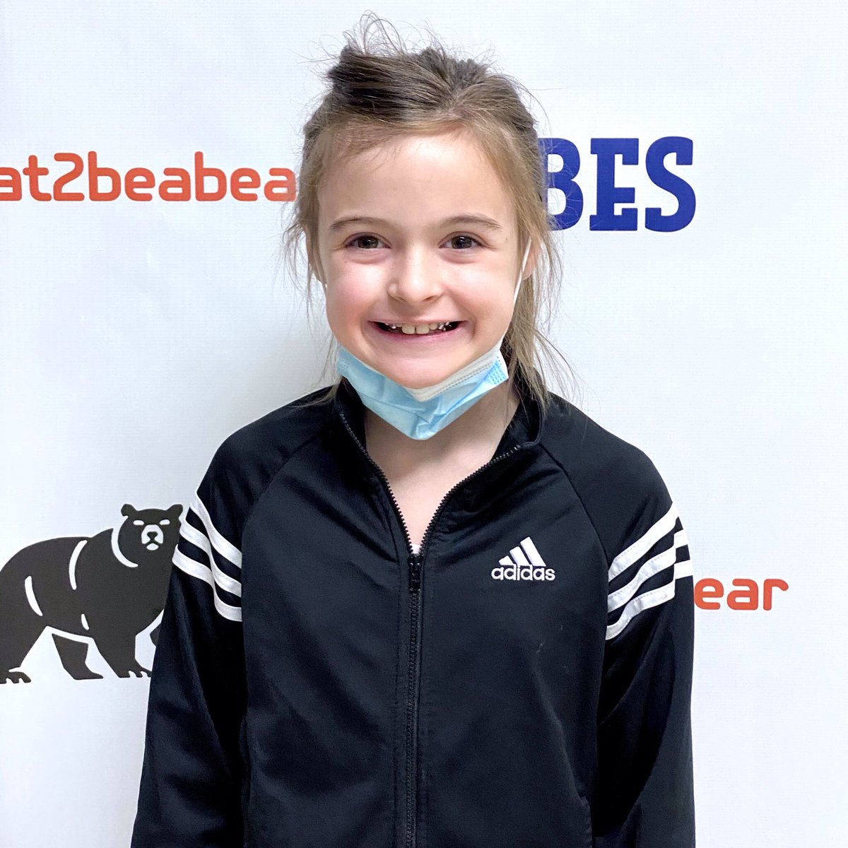 MaryBlountK5's tweet photo. Today’s “Bear of the Day”, 3rd grader, Kynlee Packett, acts responsibly and respects her school and others. Kynlee moved to sit with someone that was alone at lunch. 🐻 Way to go, Kynlee … You Rock! 🤩 #bearpawed #waytogobears #waytogobears🐻 #great2beabear https://t.co/VdYasl53dt