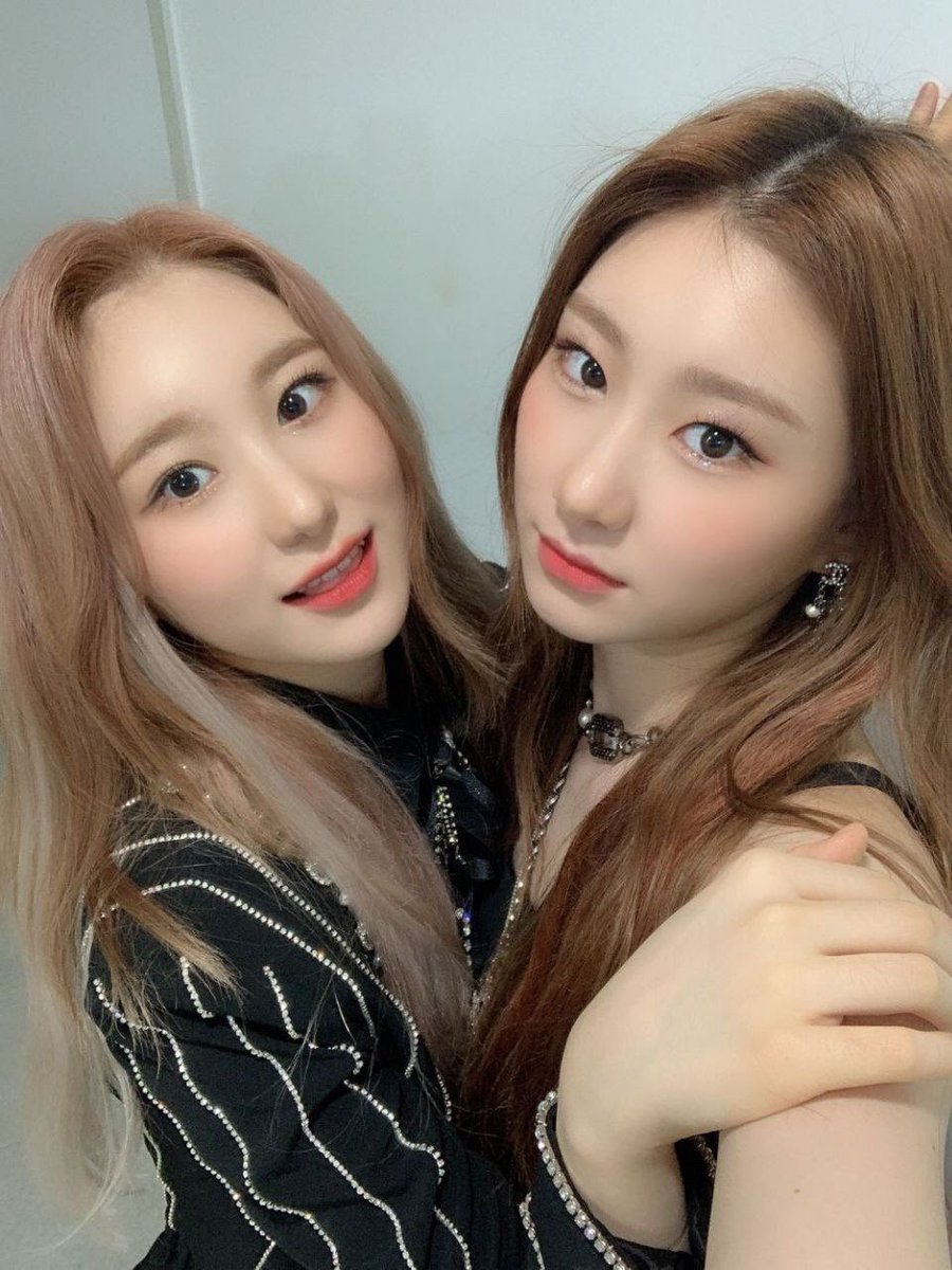 I CAN FINALLY POST THIS chaeyeon with yves, chaeryeong