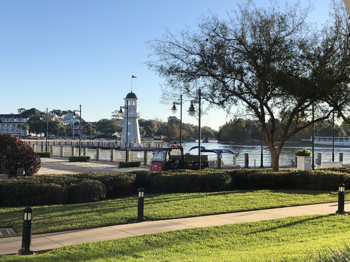 RunDisneyFan's tweet image. Took this photo from our room back in December! Did you know that Yacht Club is pet friendly for a small fee? #WaltDisneyWorld #YachtClub #MorningViews