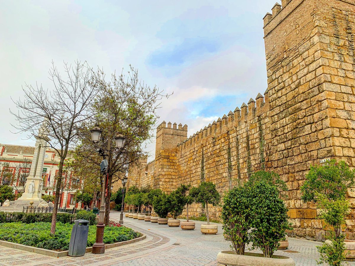 alerainy's tweet photo. We are hiring‼️
Are you interested in working on #smartspecialisation in the #EU Enlargement &amp; Neighbourhood Region❓
The @EU_ScienceHub territorial development team in lovely #Seville 🇪🇸 is waiting for your application.

Code: 2021-SVQ-B3-FGIV-016748
👇
https://t.co/omjbl0C7Nt https://t.co/YH2skl7XJs