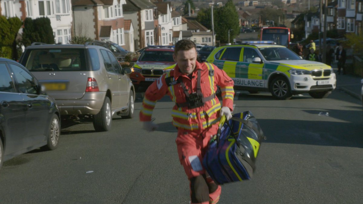 Make sure you're ready for #AmbulanceCodeRed on 5Star tonight at 9pm🚑🚁! 

Tonight, crews attend to calls concerning a traumatic head injury, a cardiac arrest and a suspected heart attack.

📺Freeview 31
📺Sky 128
📺Virgin 151