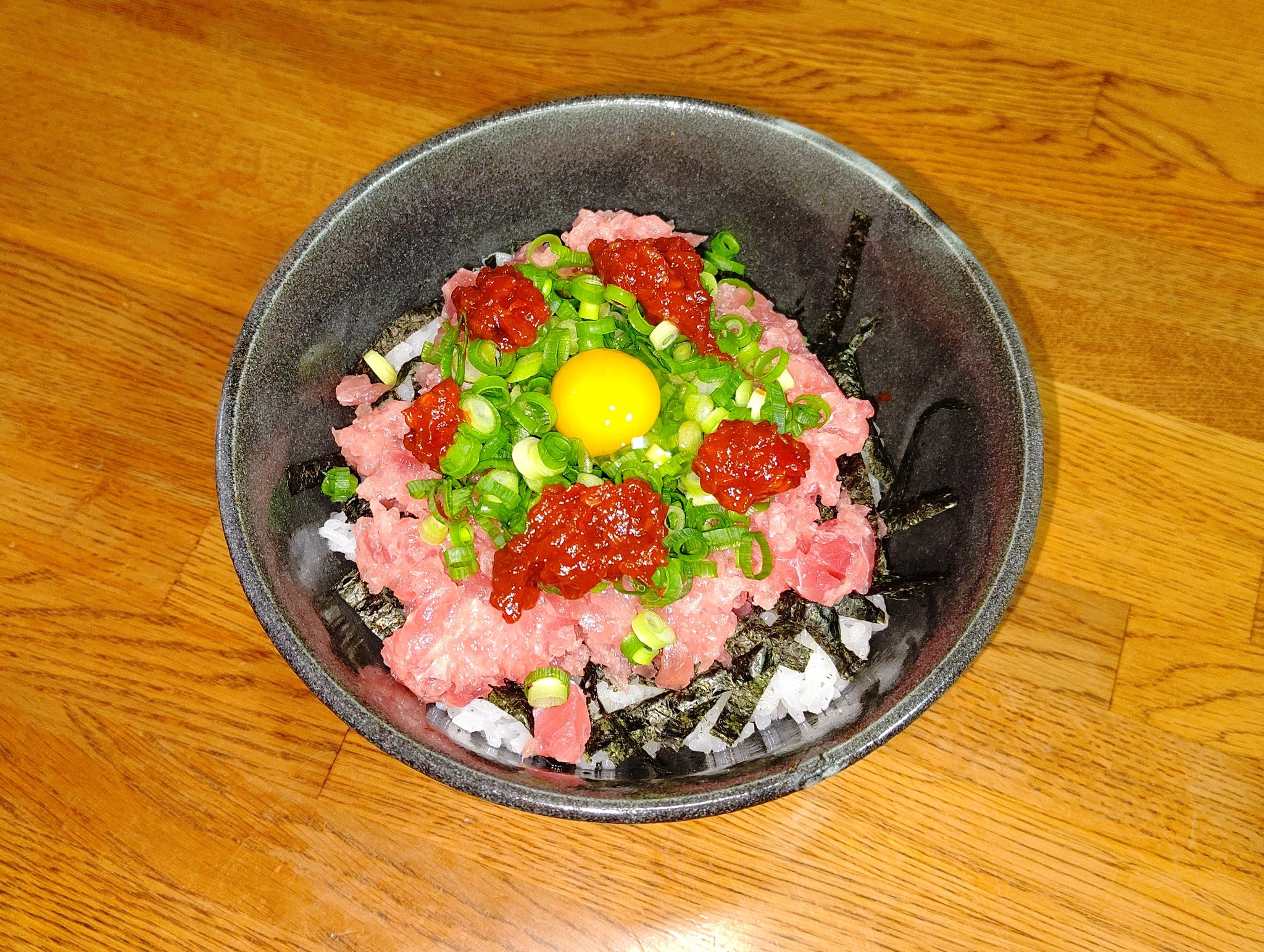 しんりょく A Twitter ネギトロ丼 うずらの卵 豆板醤 中間管理録トネガワagenda18同調 より これはアニメ観てから直ぐ試しました 別名ピリ辛マグロユッケ丼 びっくりするくらい美味いです 鶏の卵でもok 半分を醤油で食べてからだと二度おいしい 原作未読故 アニメ