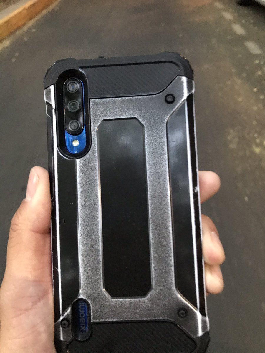 Charlescamilla's tweet photo. Amigos, me encontré este teléfono en el circuito Ámsterdam, ayúdenme a compartir para encontrar a su dueño https://t.co/htkJbrlz8Y