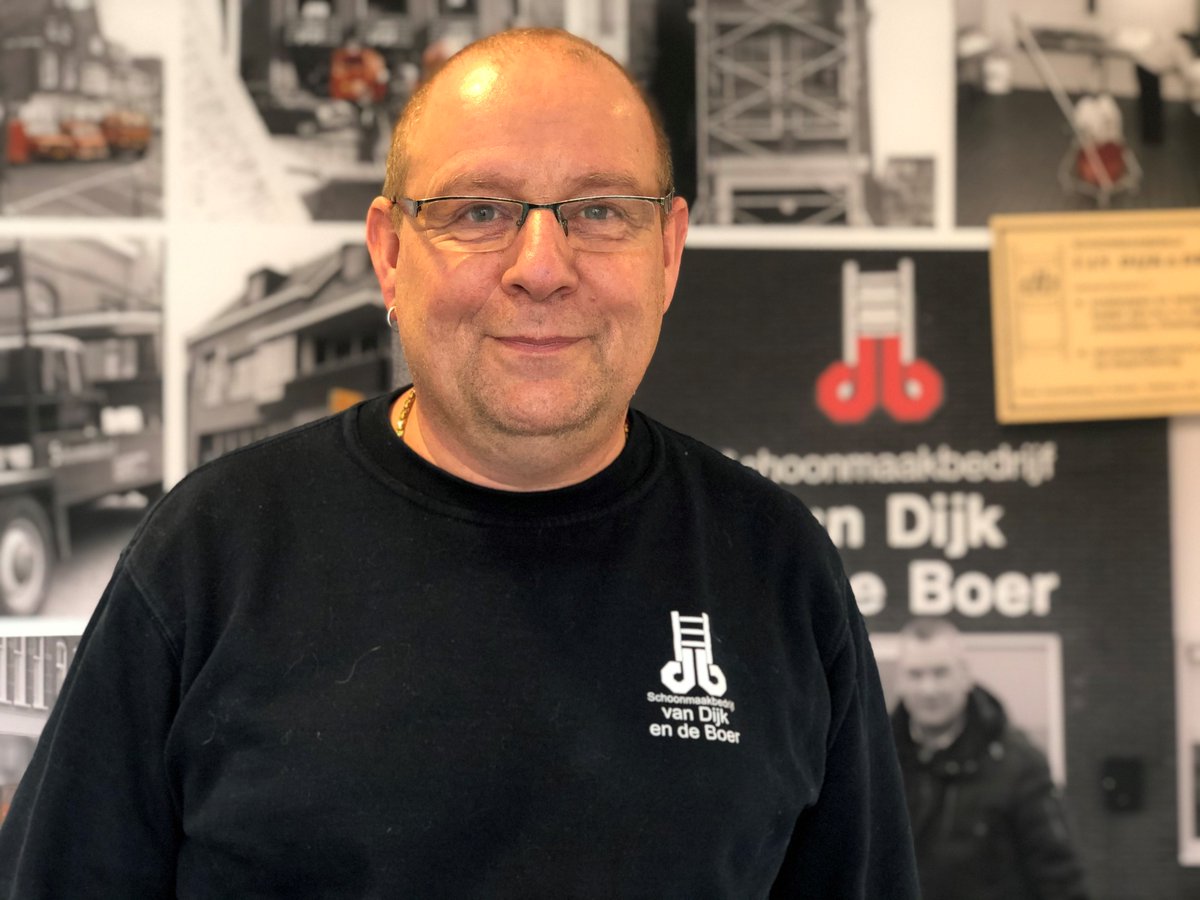 Dit is Wopke! Sinds een aantal weken werkt hij via Empatec als schoonmaker bij Schoonmaakbedrijf Van Dijk en de Boer. Wopke: “Ik heb het hier heel erg naar mijn zin. Sinds ik hier werk ontwikkel ik mijzelf elke dag een beetje meer!” 
#empatec #vandijkendeboer #trots #samenwerken