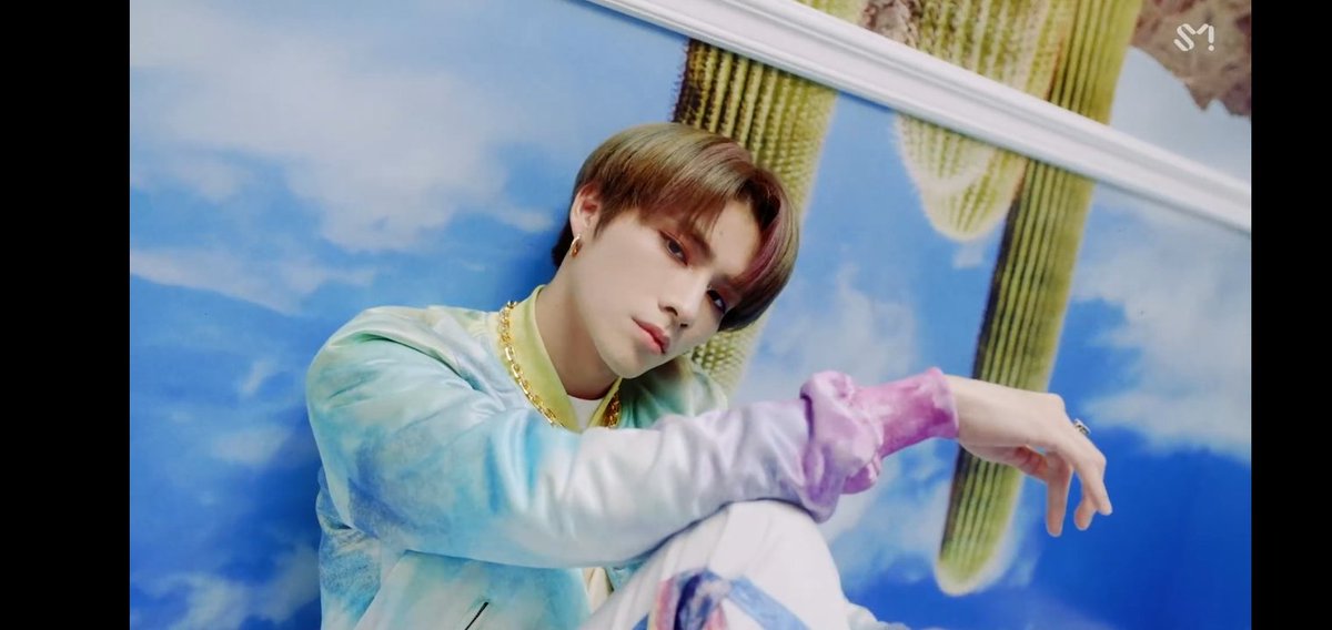 lululusmom's tweet photo. Okay Xiaojun! Continue to wreck me though your my main and ultimate Bias. I kennat with you, you're so 너무 Handsome and your vocal is so powerful. Ilysm 💚 
#XIAOJUN
#WayV의_킥백
#WayV_Kick_Back 
#WayV_KickBackMV 
#WayV #WeishenV #威神V #웨이션브이 #WayVKickBack @WayV_official https://t.co/uIODb4xnia