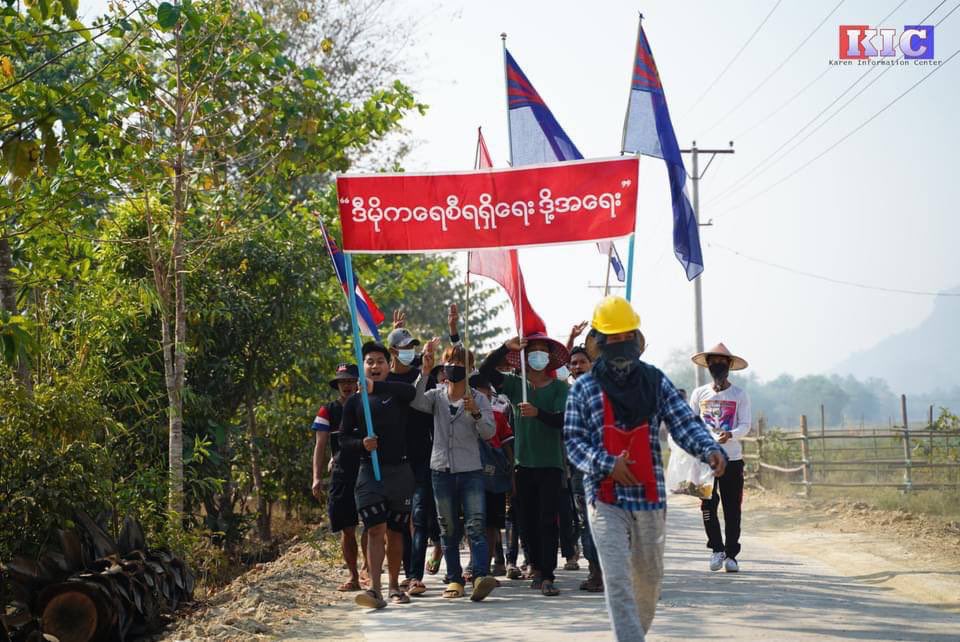 KhaingEiKhaing's tweet photo. Protesting against military coup in the village near Hpa-an, Kayin State, Myanmar. 
RELEASE THE ARRESTED #WhatsHappeningInMyanmar #Mar11Coup https://t.co/Saspx4tyi2